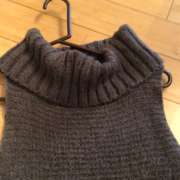 Sweater vest - Picture 2 of 3